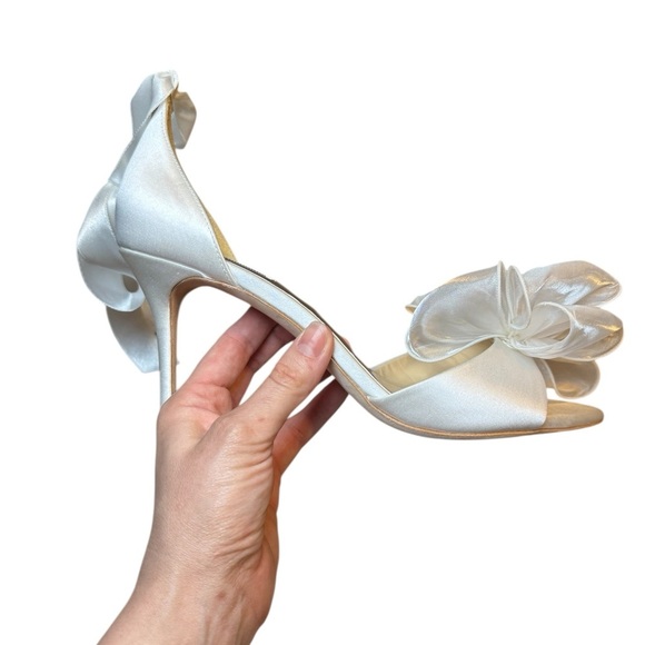 👠 Badgley Mischka Neryssa White Satin Heels Size 10‎ Bridal Wrap Bow Sandals 👠 - Picture 8 of 11